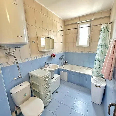 Sunny 1 Apartment *